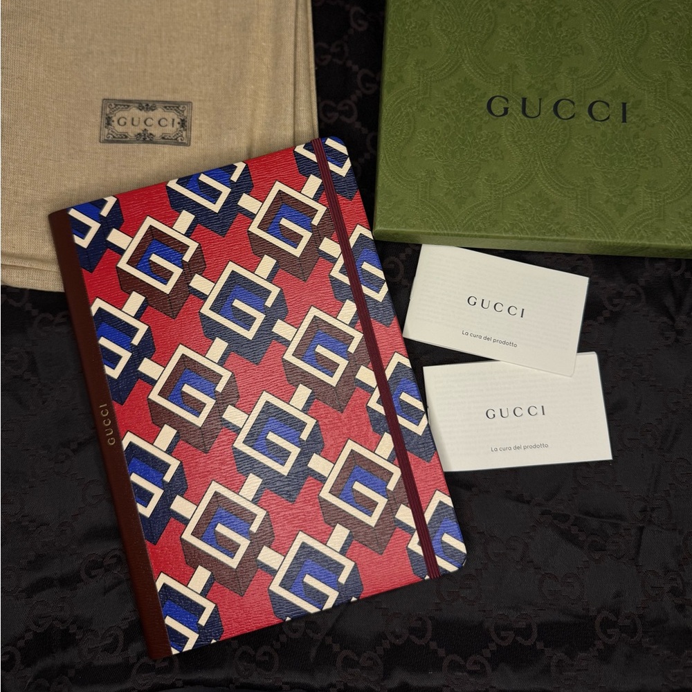 🆕Gucci LIMITED EDITION notebook